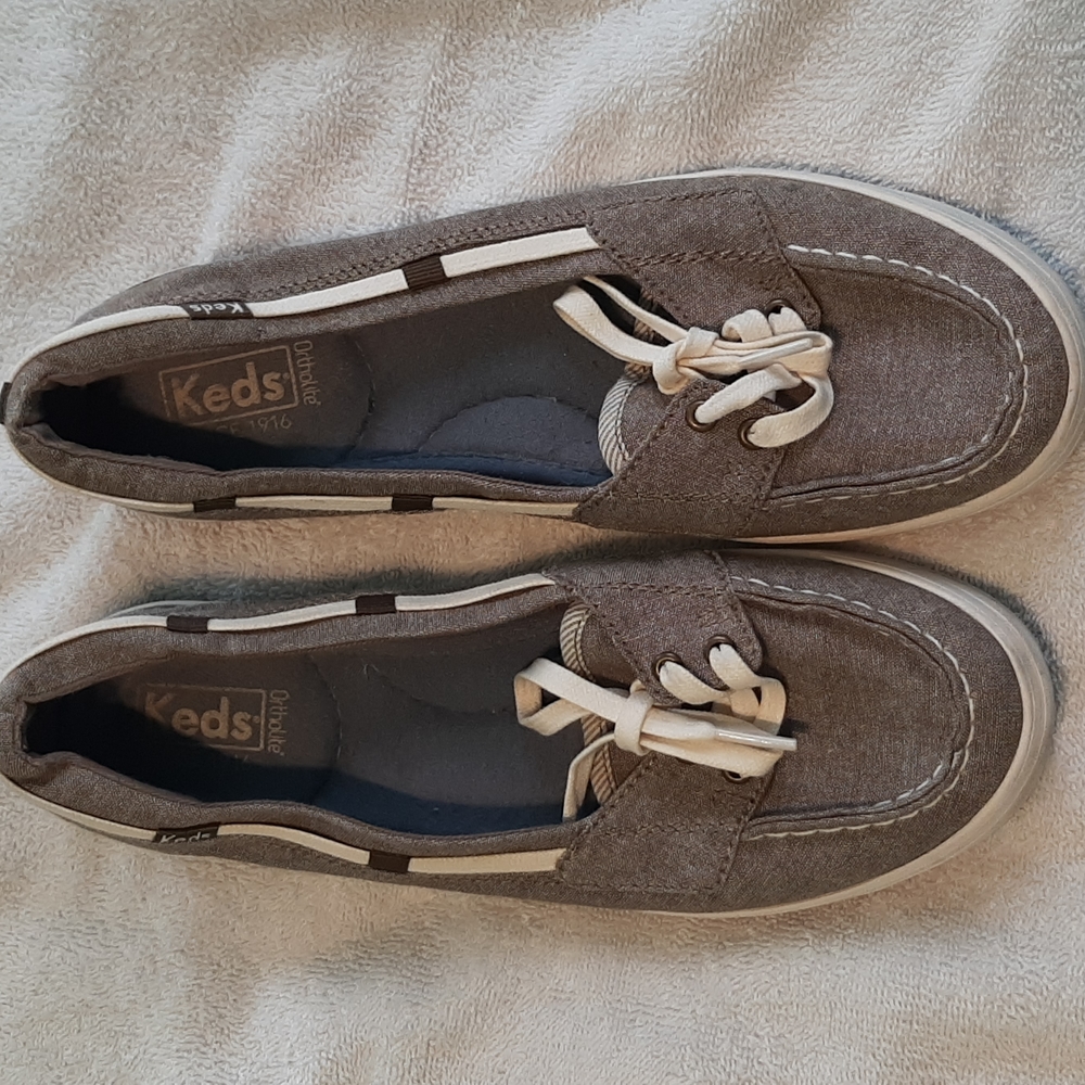 Shoes - Picture 2 of 3